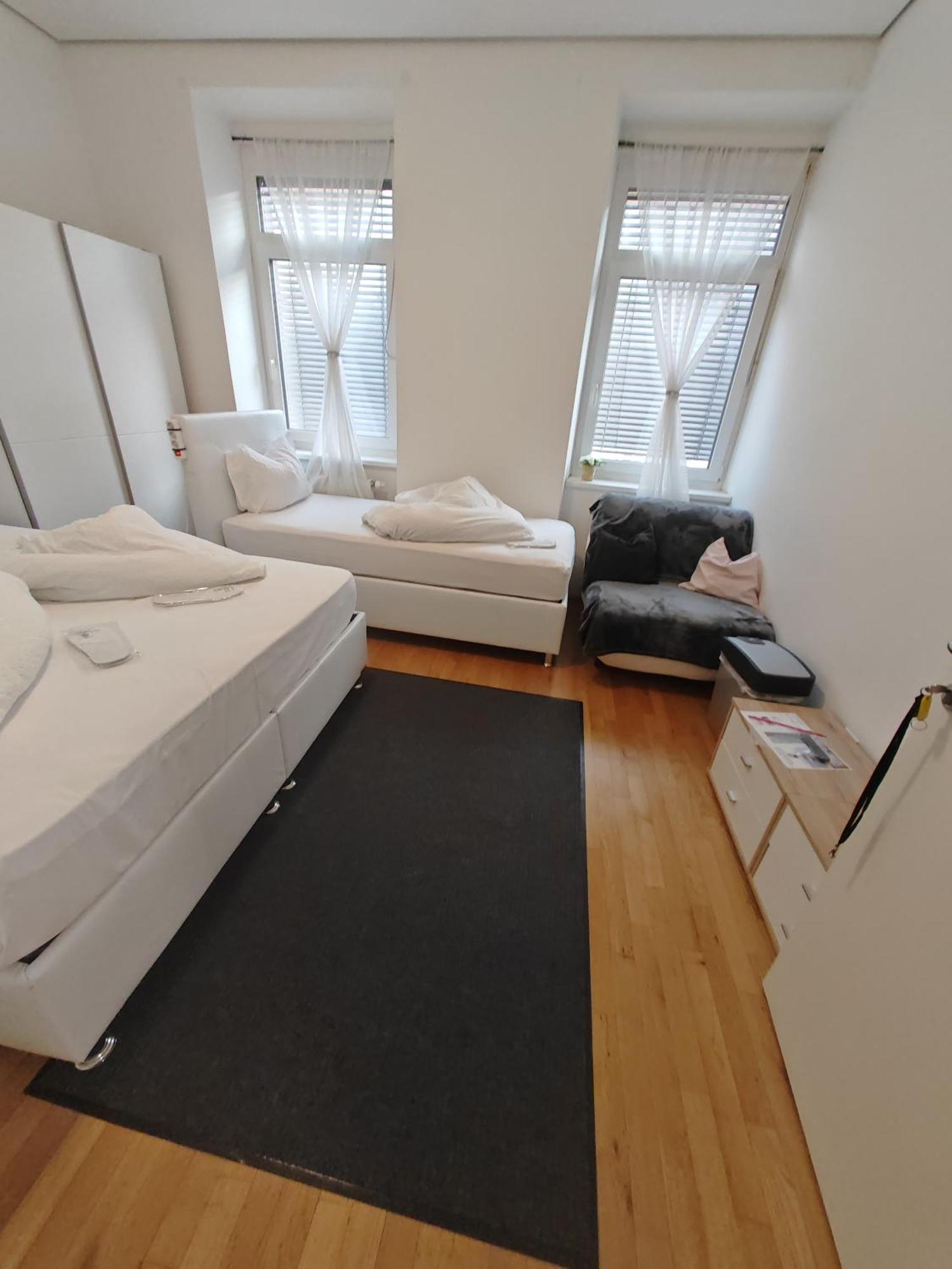 Abai Apartments 1140 Only Www-On-Line-Check-In & Selfservice เวียนนา ภายนอก รูปภาพ